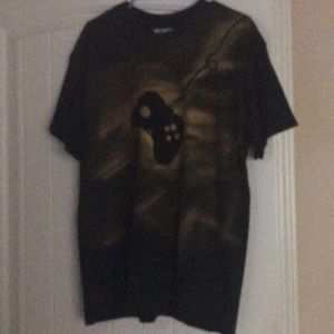 Iam selling a designer gaming shirt